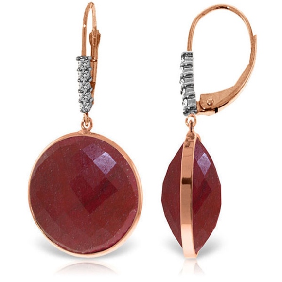 EARRING WITH CHECKERBOARD CUT ROUND DYED RUBIES